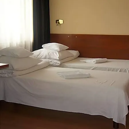 Nu Szálloda *
